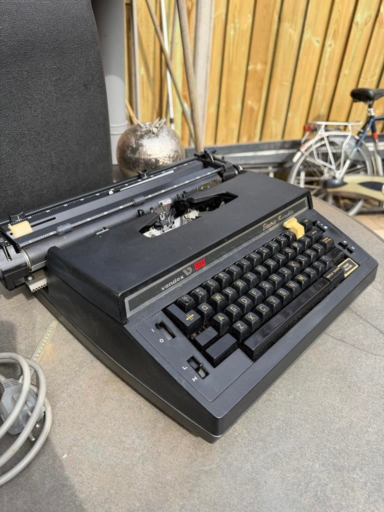 Vendex 5613 electric korrektie typemachine, Diversen, Typemachines, Ophalen, Zo goed als nieuw