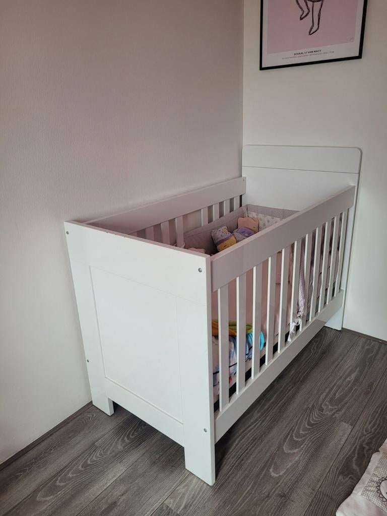 Hoogglans witte babykamer, Kinderen en Baby's, Kinderkamer | Complete kinderkamers, Ophalen, Gebruikt, Jongetje of Meisje