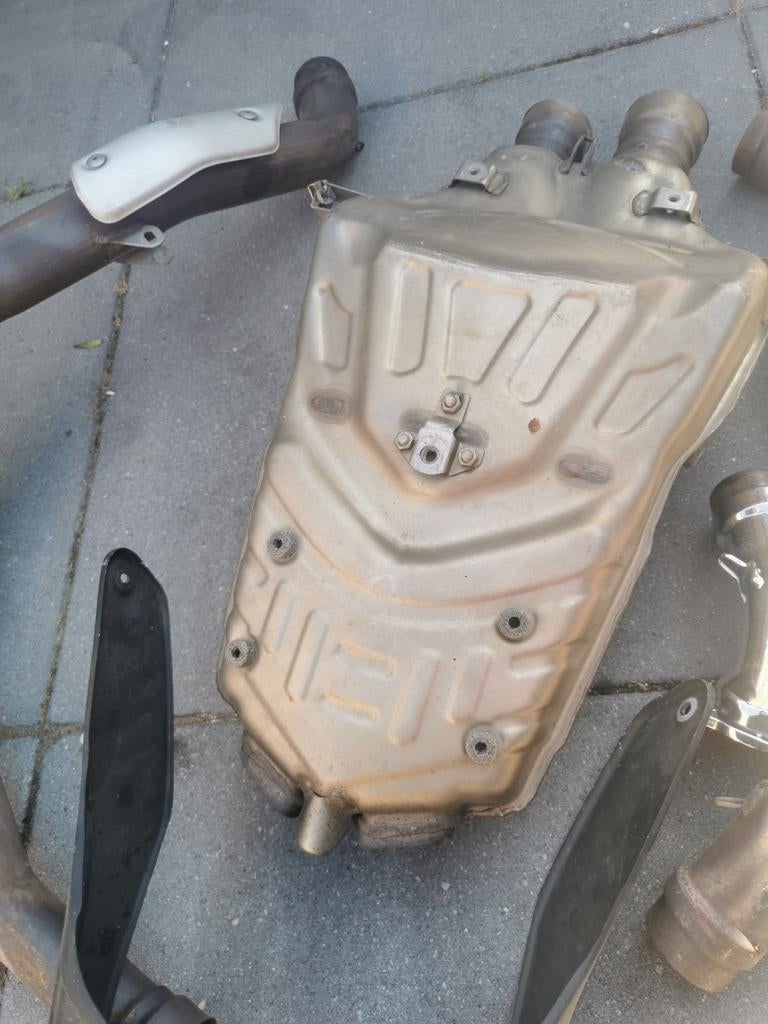 Uitlaat ducati 749, Ophalen