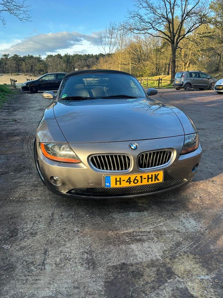 BMW Z4 2003 Grijs 2.5, Auto's, Zwart, 75 €/maand, Handgeschakeld, 192 pk