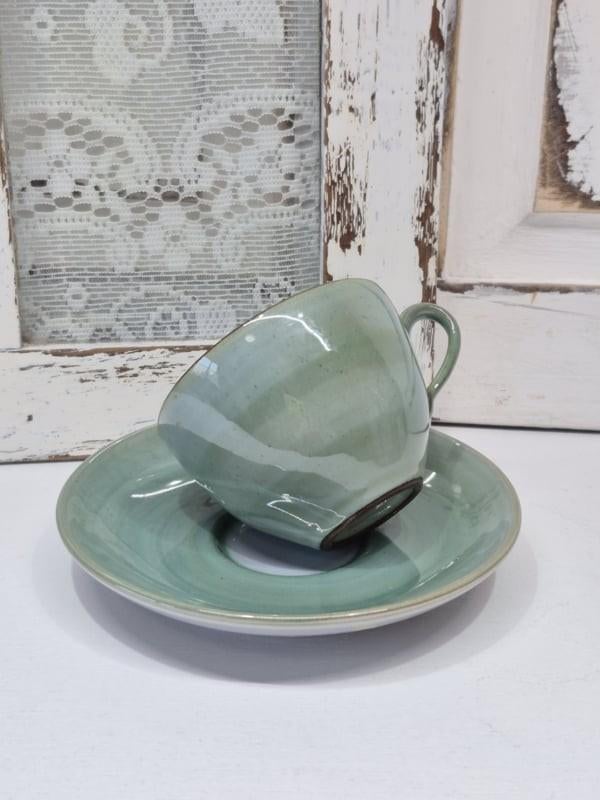 Volendams aardewerk kop en schotel, 2 beschikbaar, ,, Volendams, Ophalen of Verzenden, Zo goed als nieuw