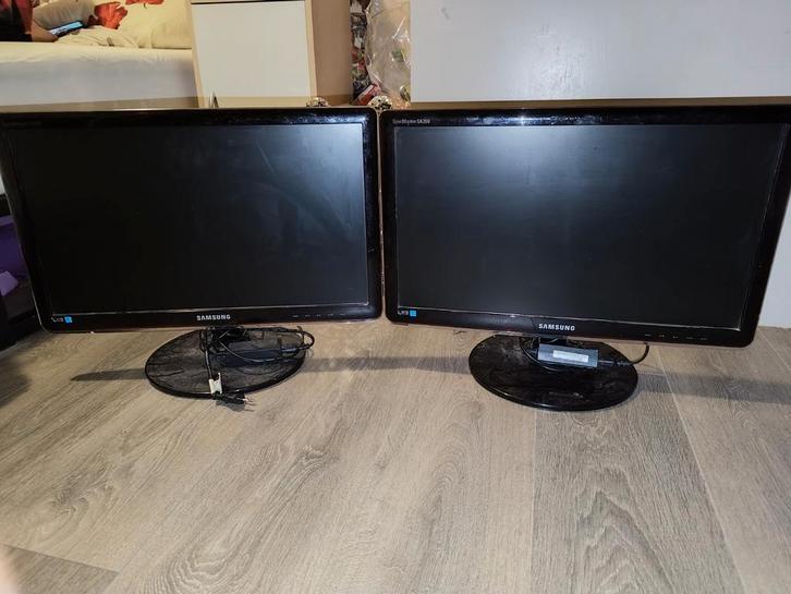 2x Samsung 22" LCD HDMI Monitoren, Computers en Software, Monitoren, Gebruikt, 60 Hz of minder, HDMI, Gaming, Overige typen, Full HD