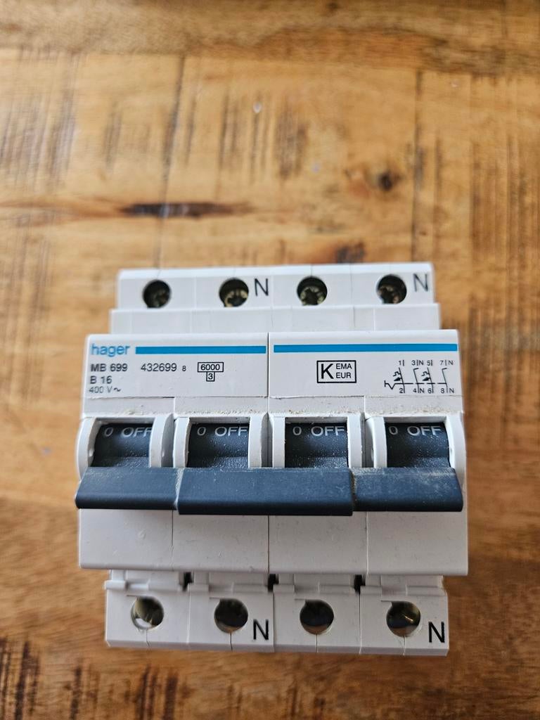 Hager MB 699 432699 B 16 400 V - 4-polige schakelaar, Ophalen of Verzenden, Gebruikt, Schakelaar