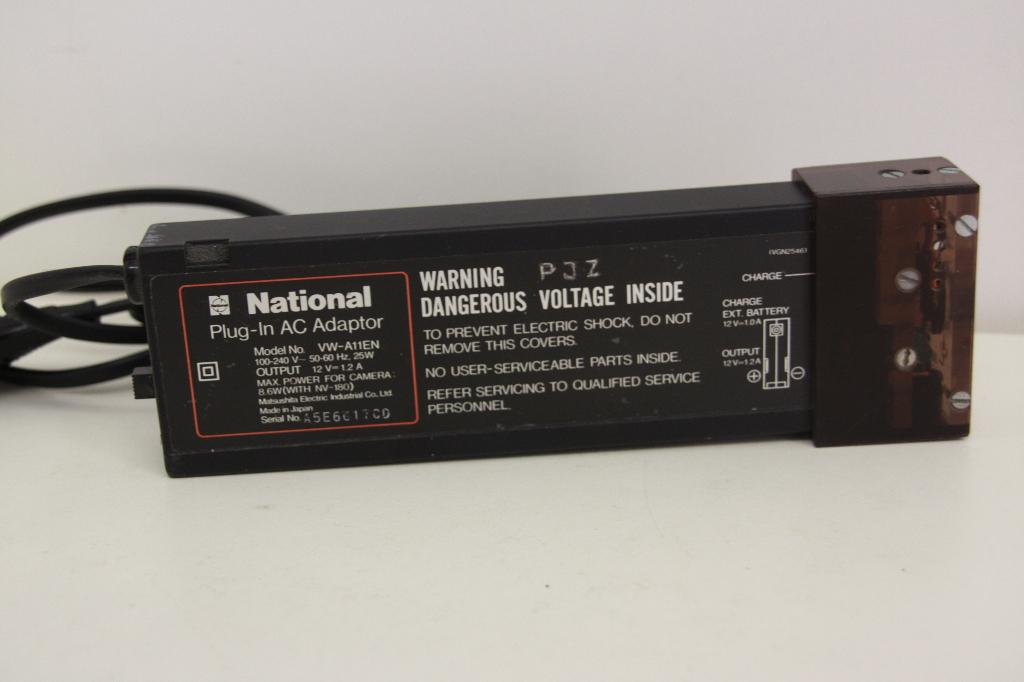 Vintage National Plug-in AC Adapter VW-A11EN., Hobby en Vrije tijd, Elektronica-componenten, Ophalen of Verzenden