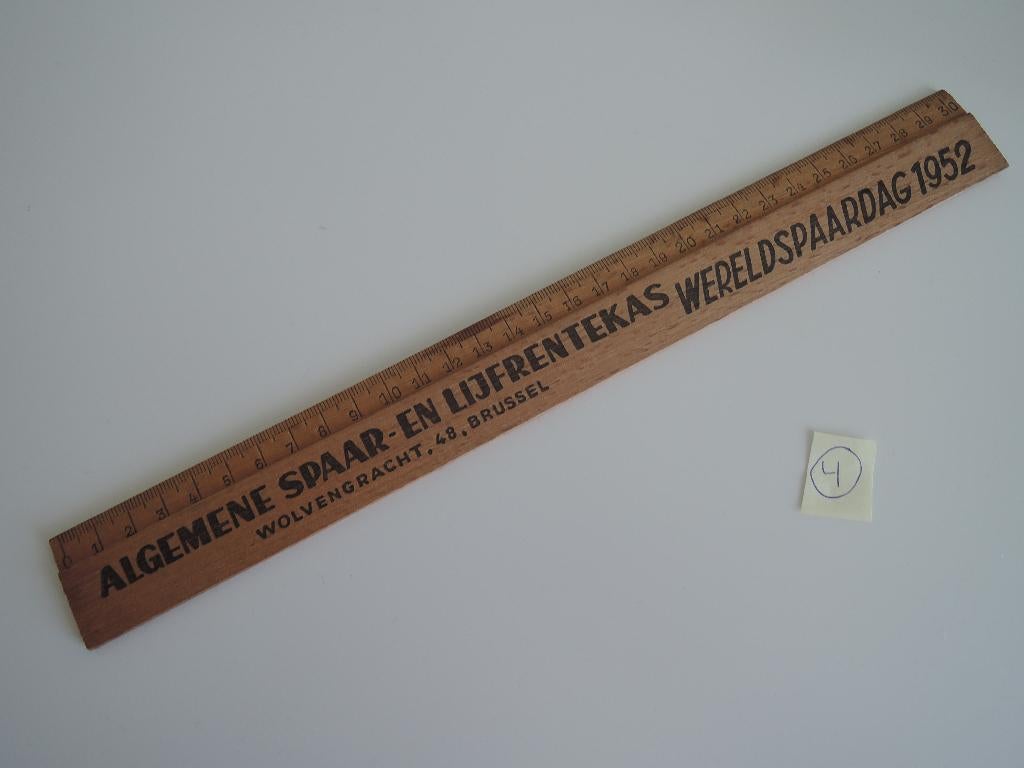 Oude houten liniaal uit 1952 (4), Antiek en Kunst, Ophalen of Verzenden