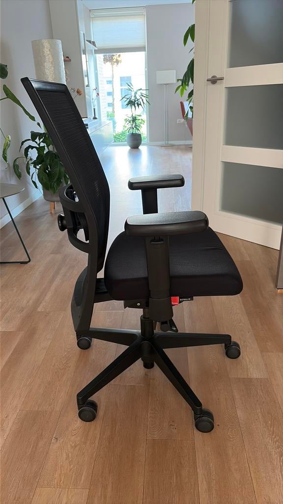 Gispen Bureaustoel - Zo goed als nieuw, Huis en Inrichting, Bureaustoelen, Ophalen, Zwart, Zo goed als nieuw, Bureaustoel