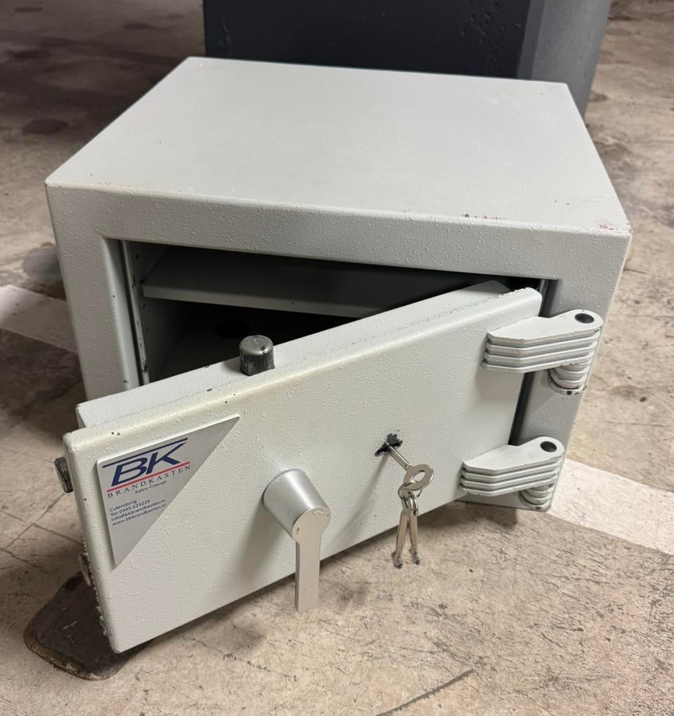 Mooie kwaliteit kluis / brandkast 3 sleutels, Huis en Inrichting, Brandblussers en Brandkasten, Ophalen, Brandkast