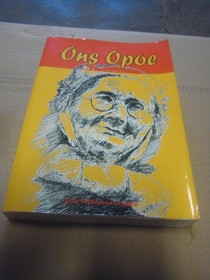 boek ons opoe van Joke Verhoeven Vogels, Boeken, Romans, Zo goed als nieuw, Ophalen of Verzenden