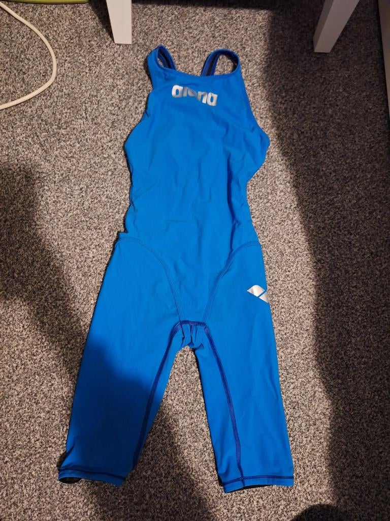 Arena badpak maat D32, Kinderen en Baby's, Kinderkleding | Kinder-zwemkleding, Gebruikt, Arena, Meisje, Badpak