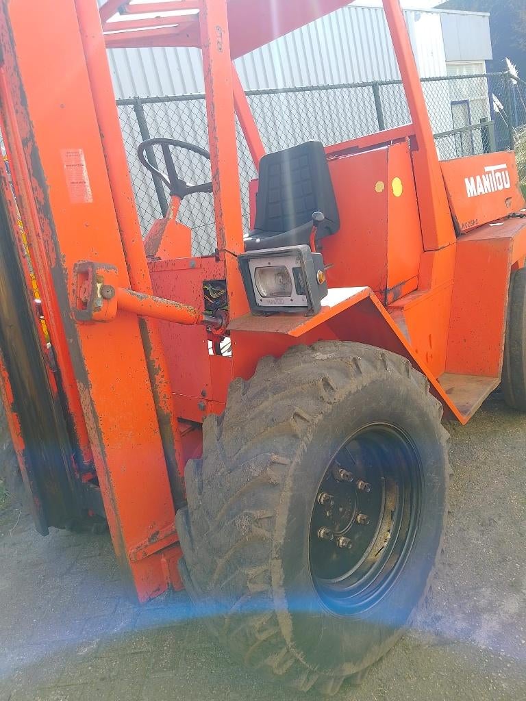 manitou ruw terrein heftruck, Zakelijke goederen, Machines en Bouw | Heftrucks en Intern transport, Ophalen, Ruwterrein, Diesel