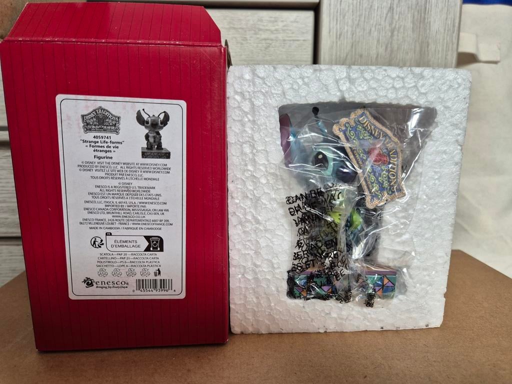 Disney Traditions ,Jim Shore,STITCH strange life forms, Ophalen of Verzenden, Overige figuren, Nieuw, Beeldje of Figuurtje