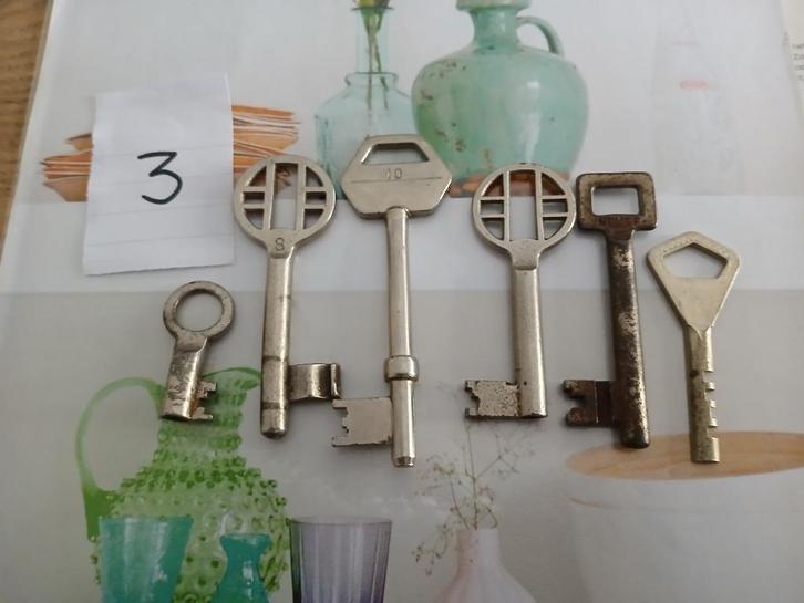 antieke sleutels brocante (adv.3), Antiek en Kunst, Curiosa en Brocante, Ophalen of Verzenden