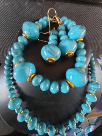 Turquoise ketting, armband & oorhangers- complete set beschikbaar voor biedingen