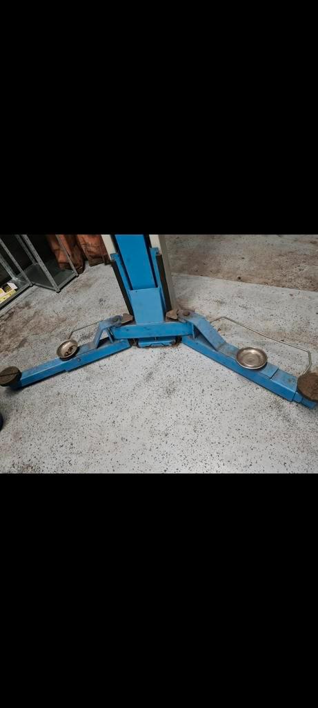 Autec 2 kolom hefbrug dubbel hydraulisch 2016, Auto diversen, Krikken, Zo goed als nieuw, Garagekrik, Hydraulisch, Ophalen