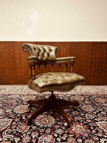 Klassiek Engels Chesterfield Bureaustoel beschikbaar voor biedingen