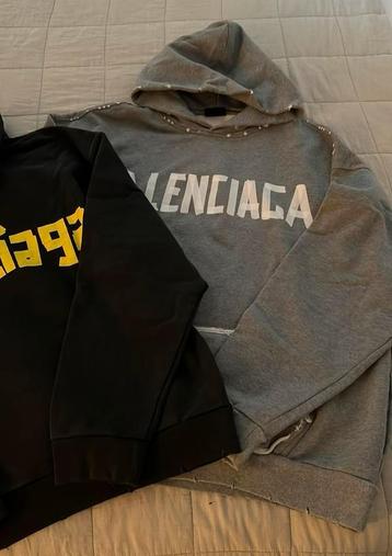 Balenciaga sweater beschikbaar voor biedingen