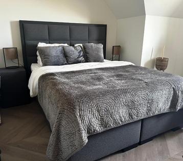 Boxspring Cube beschikbaar voor biedingen
