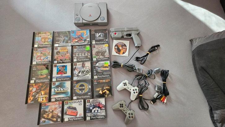 Complete PlayStation 1 set! Inclusief console, 2 originele c, Spelcomputers en Games, Spelcomputers | Sony PlayStation 1, Zo goed als nieuw