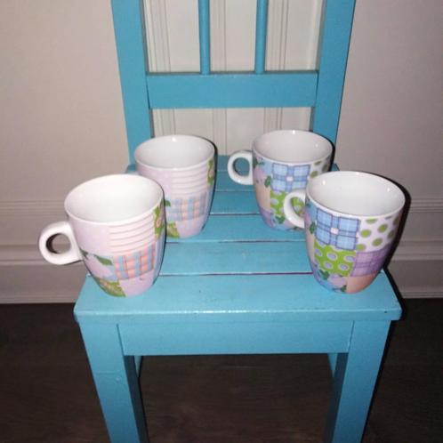 Mooie pastelkleurige mokken met vlinder en kolibrie Jennique, Huis en Inrichting, Keuken | Servies, Gebruikt, Glas of Glazen, Overige stijlen