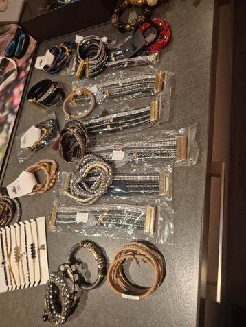 Partij armbanden beschikbaar voor biedingen