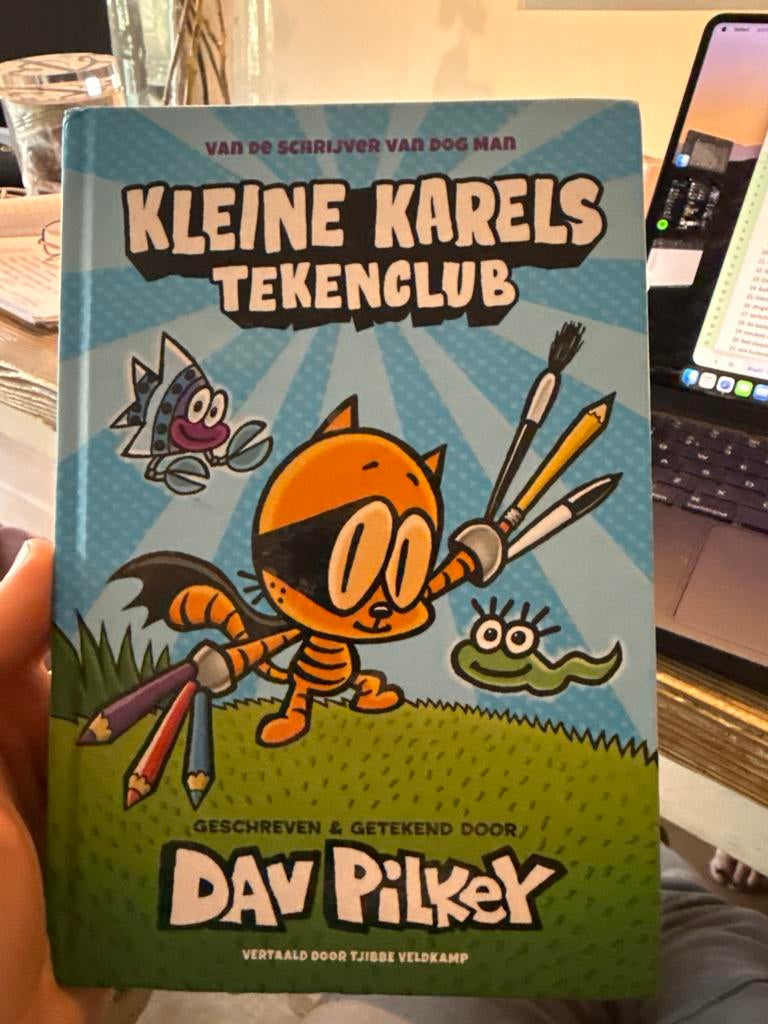 Kleine Karels Tekenclub - Dav Pilkey, Ophalen of Verzenden, Zo goed als nieuw, Fictie algemeen