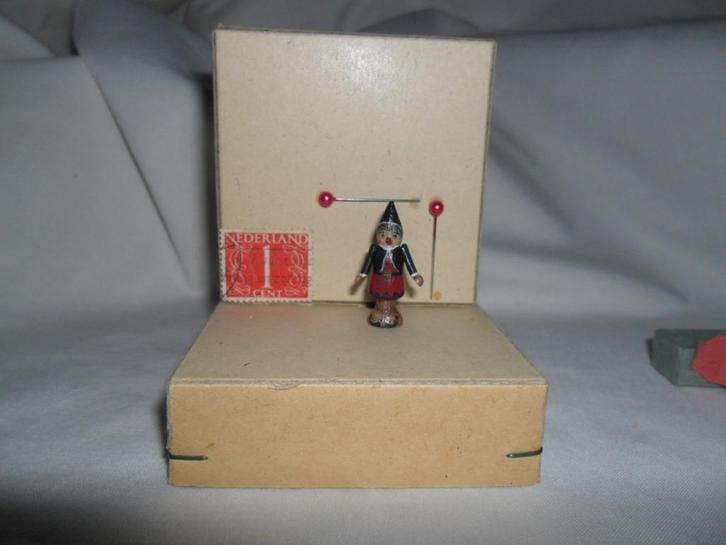 oude heks houten poppenhuis pop popje miniatuur speelgoed, Verzamelen, Poppenhuizen en Toebehoren, Poppenhuis, Verzenden