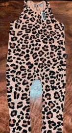 Jumpsuite pak panterprint NIEUW mt 110 onesi, Broek, Meisje, Nieuw, Ophalen of Verzenden