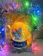 Leuk Kerststukje met Stitch, Overige materialen, Wit, Ophalen of Verzenden, Zo goed als nieuw