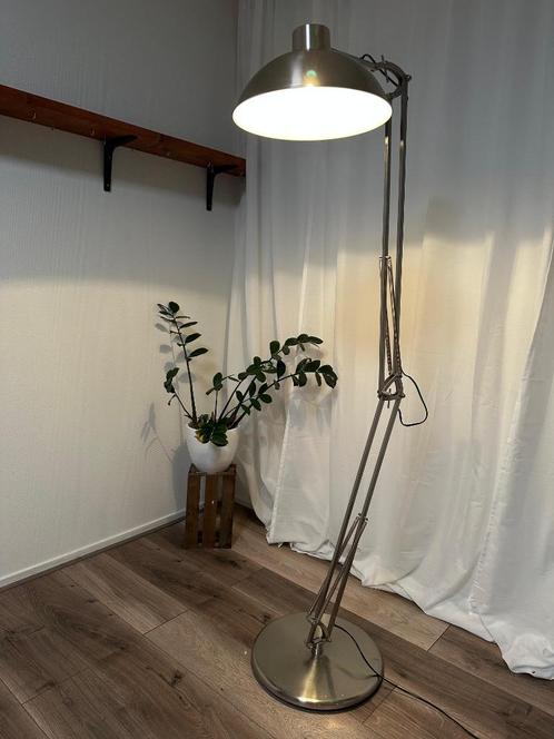 Populaire vloerlamp IKEA – niet meer verkrijgbaar in IKEA!, Huis en Inrichting, Lampen | Vloerlampen, Zo goed als nieuw, 150 tot 200 cm