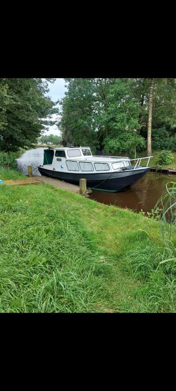 Schouw kruizer platbodem kajuitboot 8.5 meter bij 3 meter beschikbaar voor biedingen
