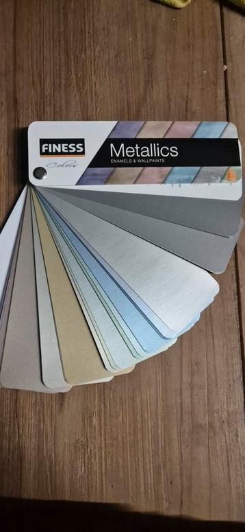 Finess Colors Metallics Kleurwaaier beschikbaar voor biedingen