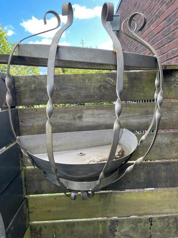 RVS Plantenhanger beschikbaar voor biedingen