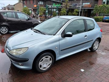 Peugeot 206 1.4 Gentry 3D 2003 Grijs beschikbaar voor biedingen