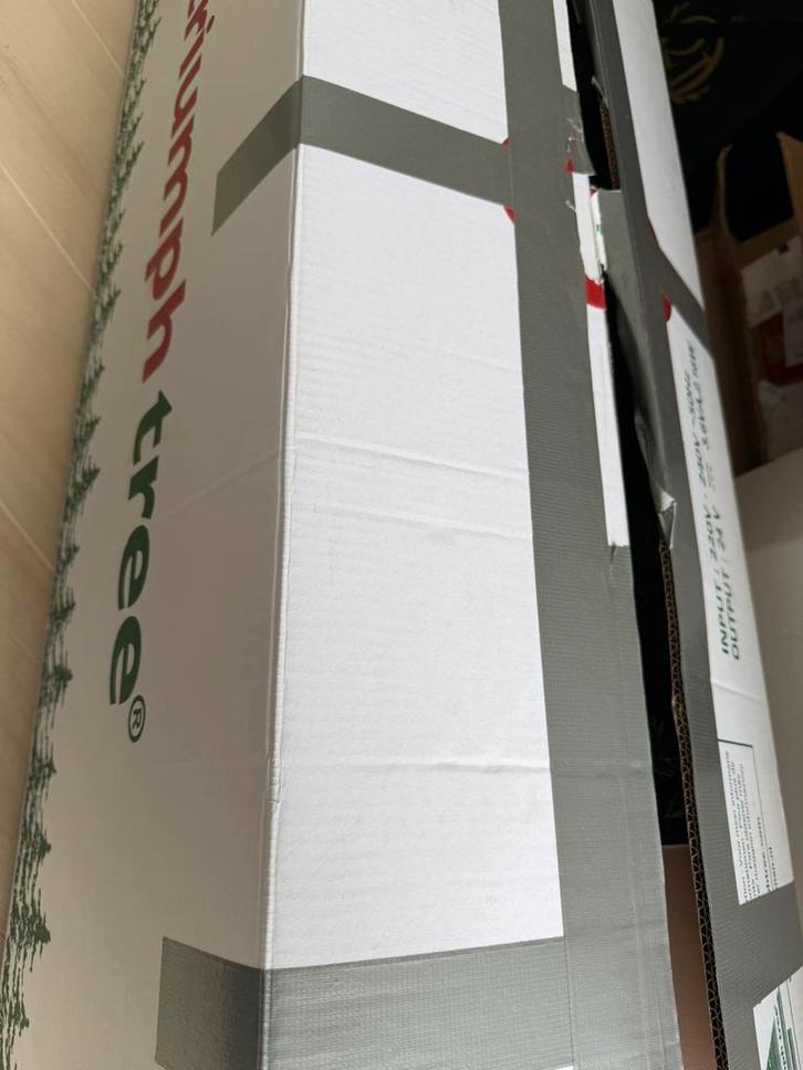 NIEUW IN DOOS: Triumph Tree Bristlecone 215 cm, Diversen, Kerst, Nieuw, Ophalen