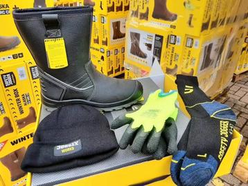 Laarzen winterbox met handschoenen en sokken , muts beschikbaar voor biedingen