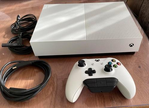 Nette xbox one s digital te koop, Spelcomputers en Games, Spelcomputers | Xbox One, Zo goed als nieuw, Xbox One, 1 TB, Met 1 controller
