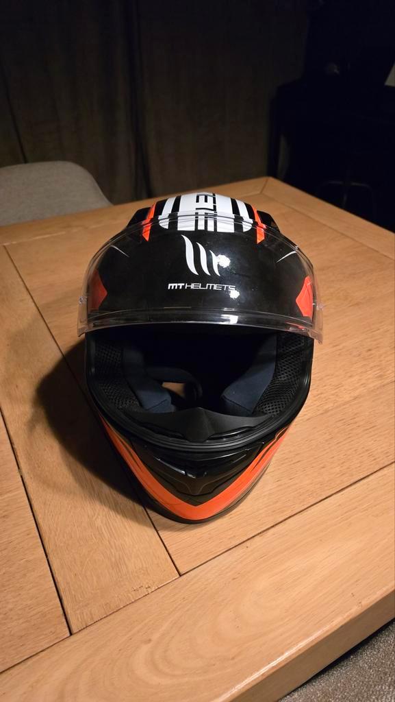 MT Helm - Goede staat, Motoren, Kleding | Motorhelmen, Dames, Heren, Integraalhelm, S, Overige merken, Tweedehands, Ophalen