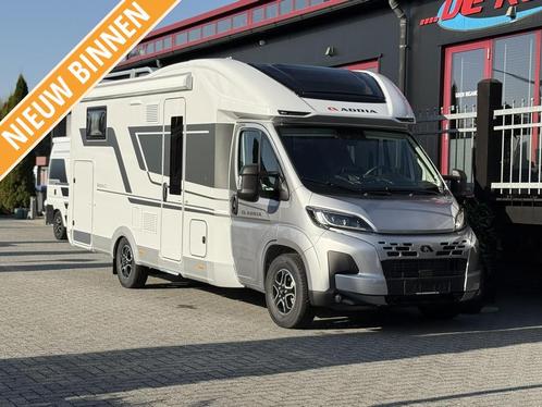Adria Matrix Plus 670 SL - HEFBED, Caravans en Kamperen, Campers, Bedrijf, Half-integraal, tot en met 4, Adria, Diesel