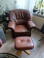 Gratis draaifauteuil met voetenbankje, Ophalen, Gebruikt, 50 tot 75 cm