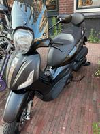 Beverly 350 2021, Fietsen en Brommers, Ophalen, Overige modellen, Zo goed als nieuw, Benzine