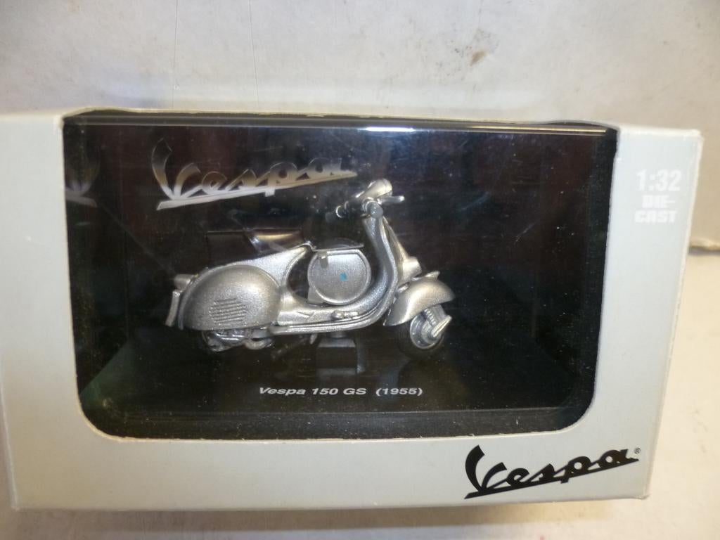 New Ray Scooter Vespa 150 GS 1955 in doos 1:32 schaalmodel., Ophalen of Verzenden, Nieuw, Overige typen, Overige merken