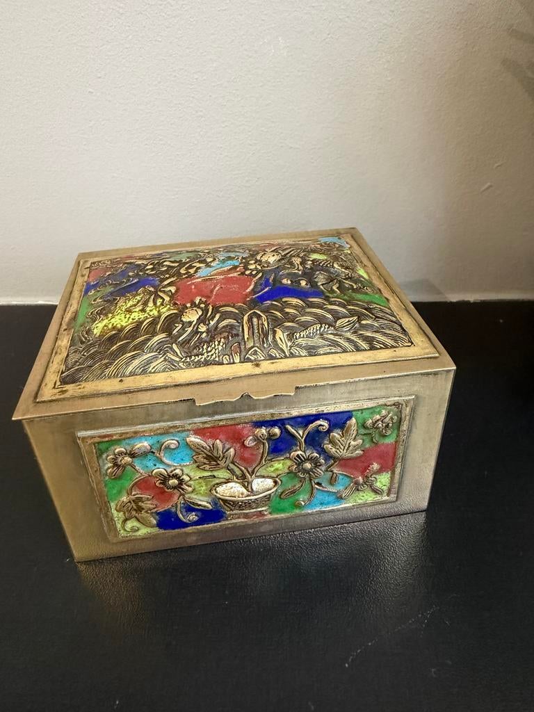 Chinees messing doosje met emaille, Antiek en Kunst, Ophalen of Verzenden