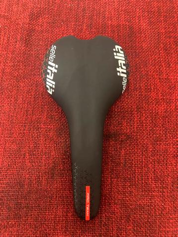 Selle italia zadel nieuw 140 mm beschikbaar voor biedingen