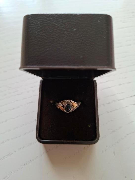 Oude damesring/onyx steentje en filigraan/925sterling, Sieraden, Tassen en Uiterlijk, Ringen, Zo goed als nieuw, Dame, Zilver