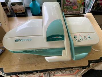 Elna strijkpress Opal beschikbaar voor biedingen