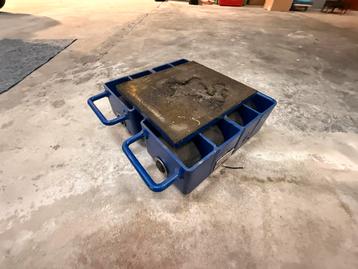 Set van 8 Cargo Trolleys 12 Ton per Stuk (hondje) beschikbaar voor biedingen