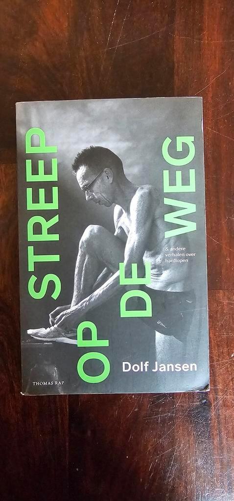 Dolf Jansen - Streep op de weg, Boeken, Sportboeken, Gelezen, Balsport, Ophalen of Verzenden