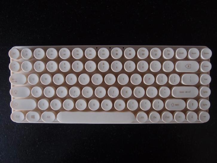 Trendy retro creme draadloos toetsenbord + mini USB receiver, Computers en Software, Toetsenborden, Nieuw, Qwerty, Draadloos, Multimediatoetsen