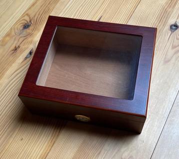  Humidor beschikbaar voor biedingen