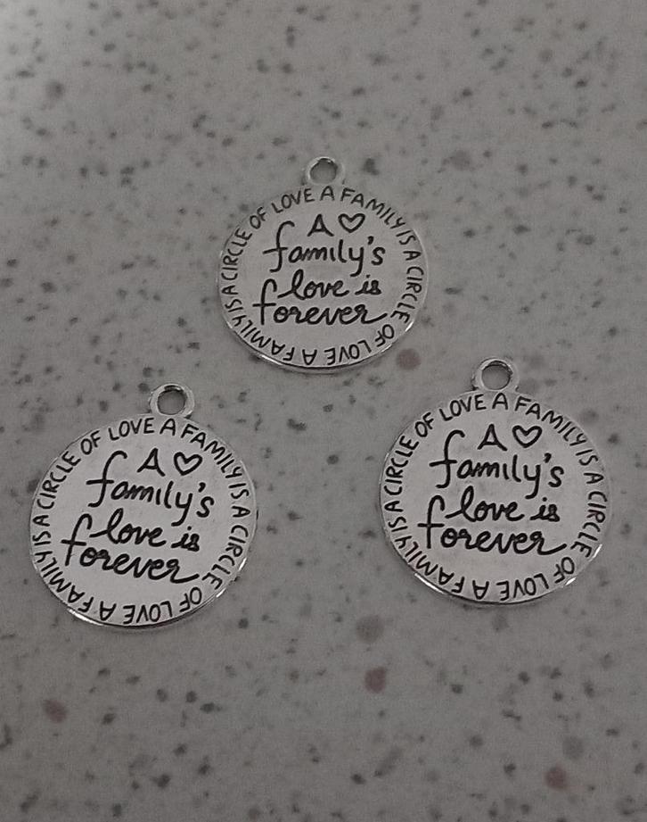 A family's love is forever bedel "nieuw, Hobby en Vrije tijd, Kralen en Sieraden maken, Nieuw, Bedel, Ophalen of Verzenden